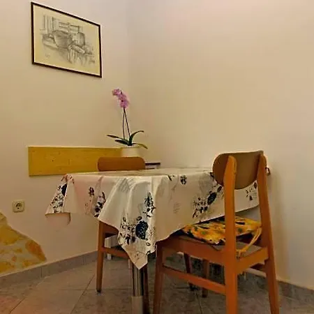 1576 Hotel 3*